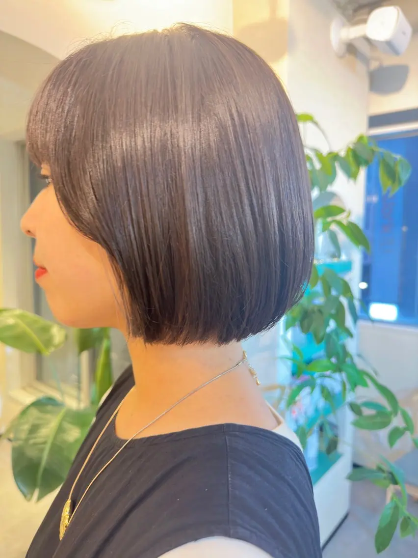 ショート カラー アッシュ ブラウンカラー ボブ カット ヘアカラー トリートメント 【Uneユヌ】菊地 春那のヘアスタイル