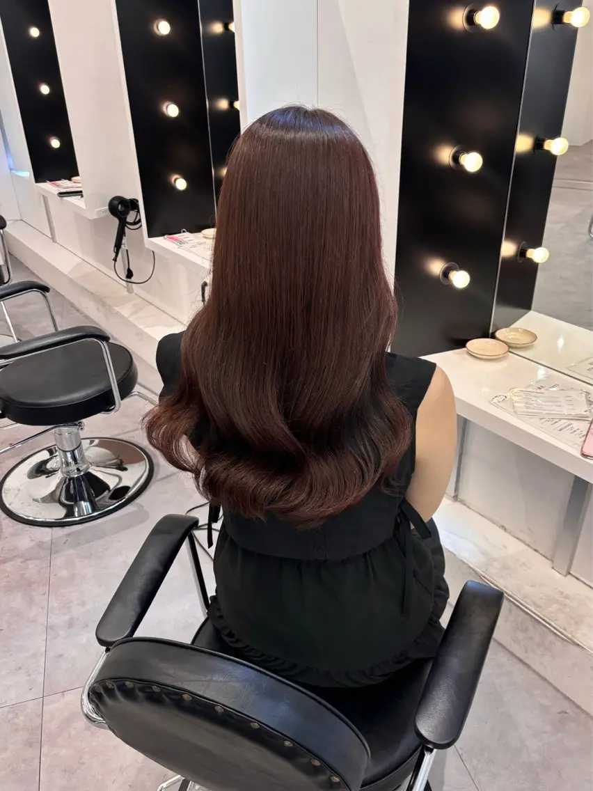 【ダメージを最小限に抑えて艶カラー🌟】ワンカラー+バイカルテトリートメント✨の写真