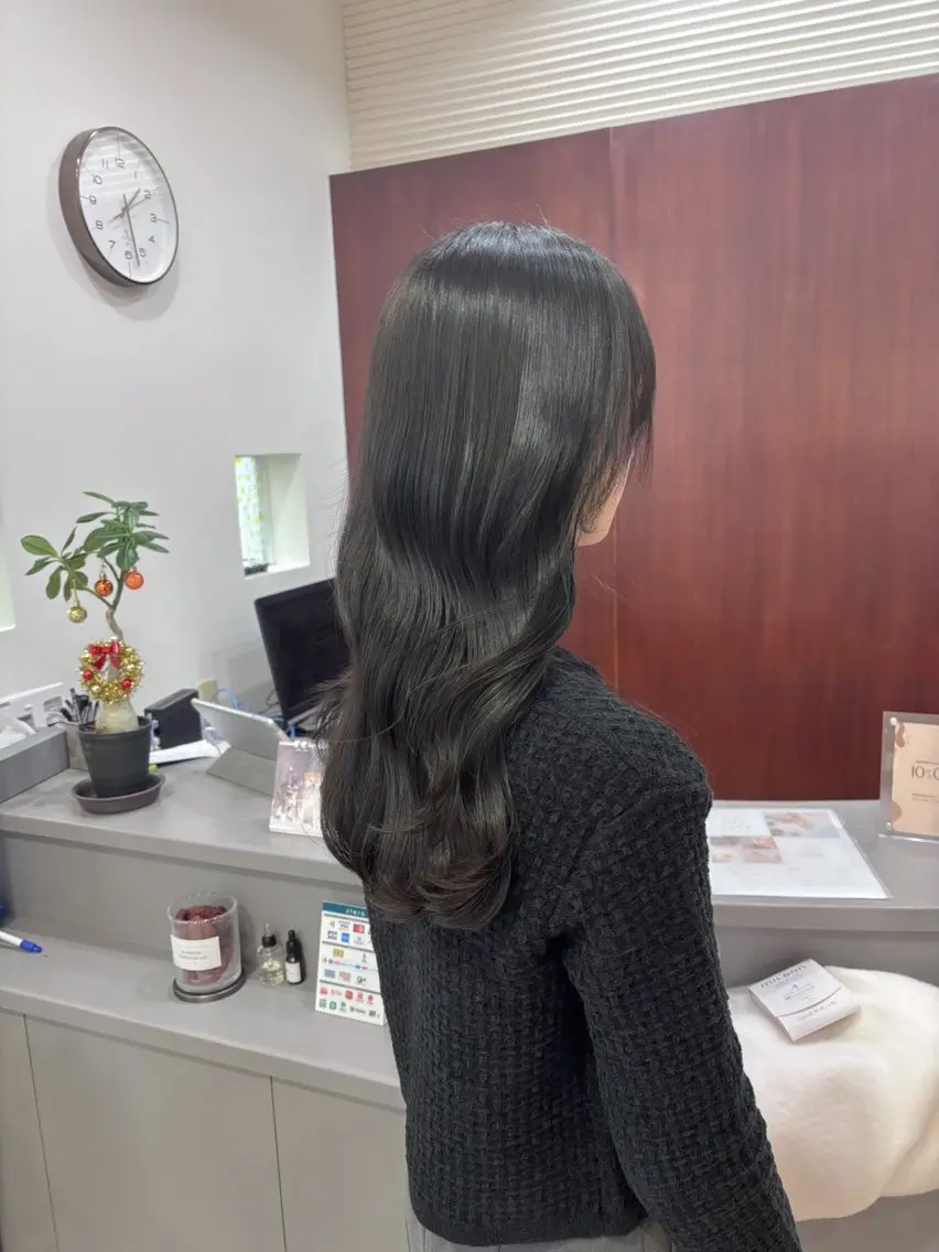 セミロング alu yuinaのヘアスタイル