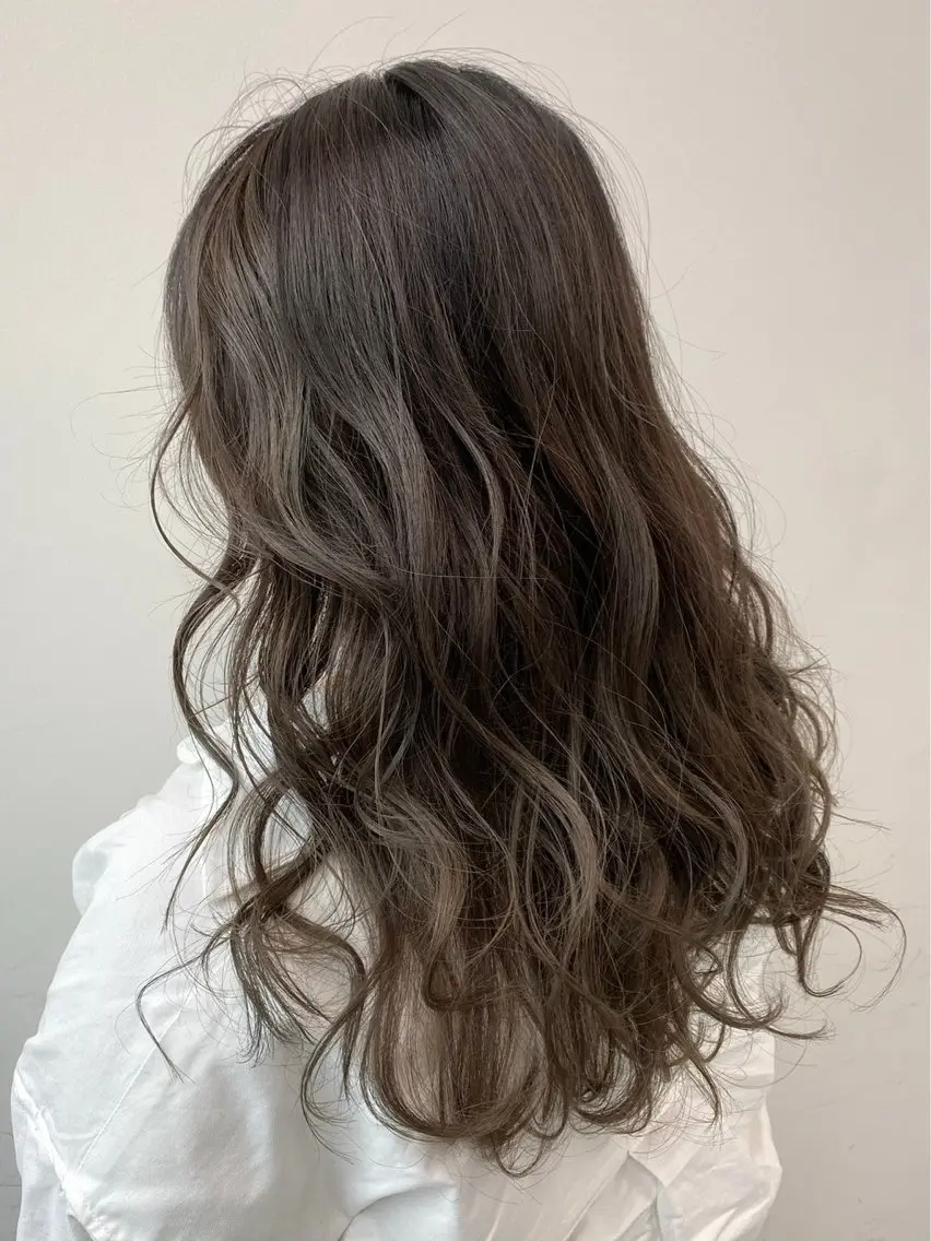 ロング 🌟透明感カラー モテ髪Ando🌟のヘアスタイル