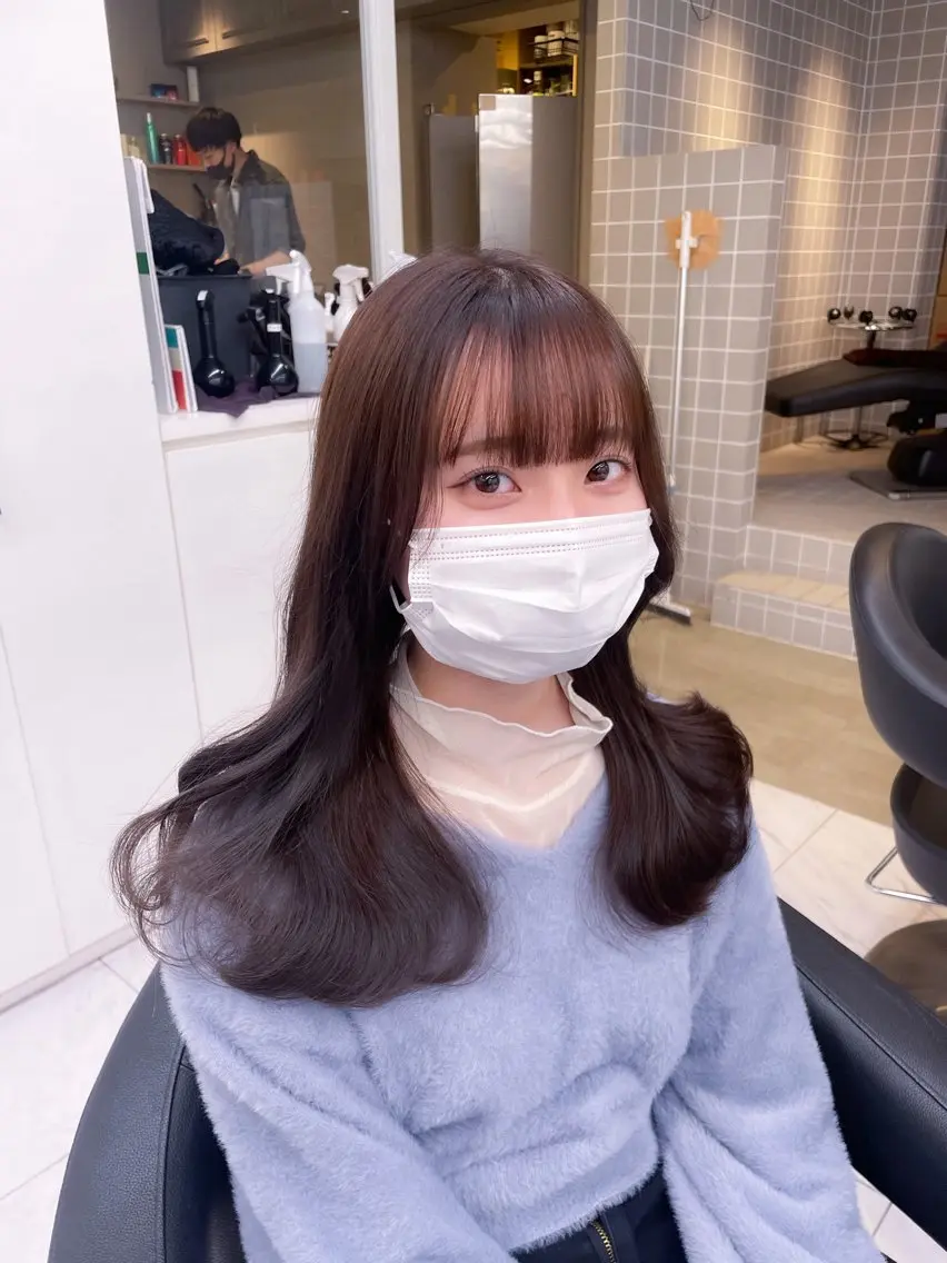 ロング カラー 抜け感レイヤー︴ ニュアンスカラーのヘアスタイル