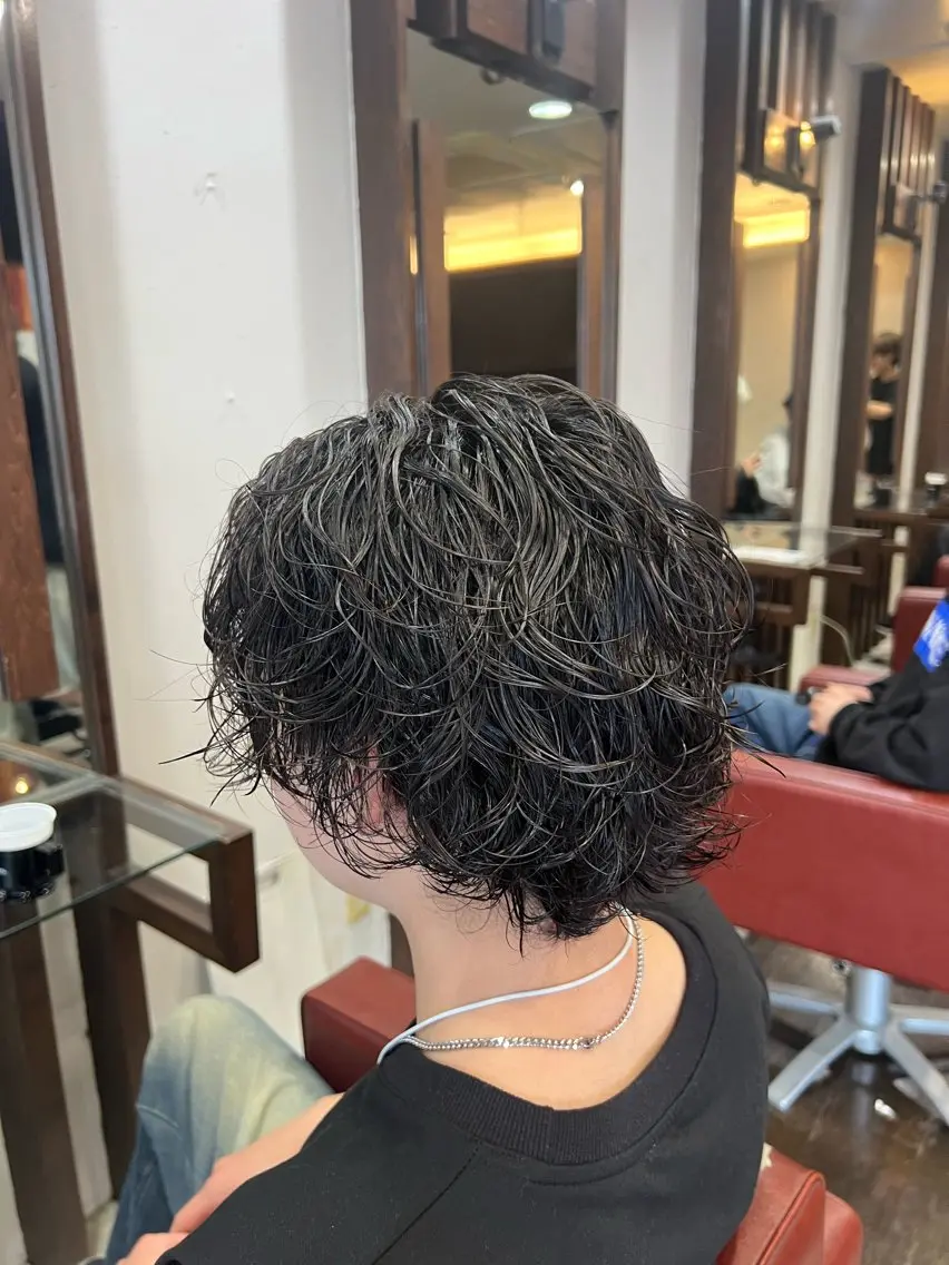 ミディアム パーマ メンズ カット パーマ 湘南のパーマ職人 🔥清水琉葵🔥のヘアスタイル