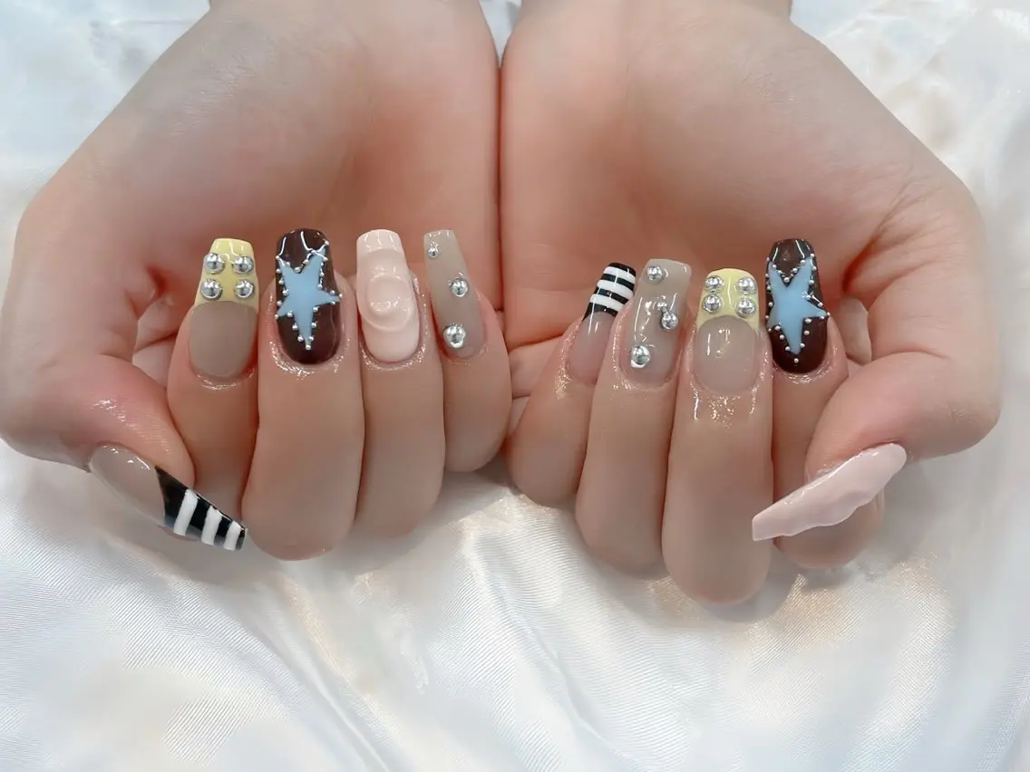 ネイル アートネイル チークネイル ジェルネイル ロングネイル マグネットネイル ハンドネイル Rin Nail 新大久保店のネイルデザイン
