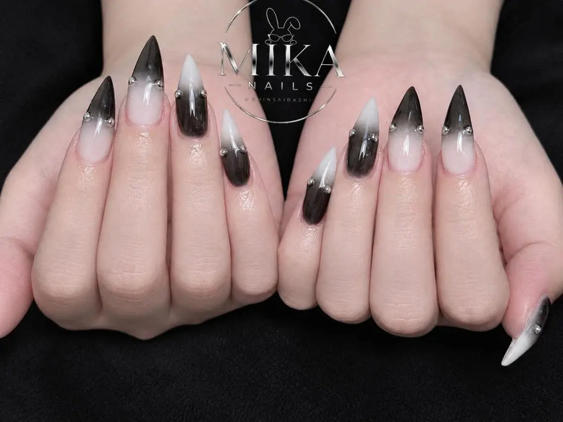 ネイル アートネイル チークネイル ドット フットネイル フレンチネイル ハンドネイル Mika Nails 心斎橋のネイルデザイン