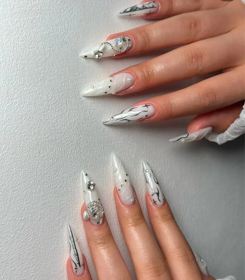 ネイル アートネイル チークネイル 氷ネイル・うるうるネイル 韓国ネイル マグネットネイル ハンドネイル NAILS168 新大久保店のネイルデザイン
