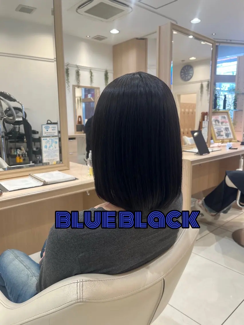 ミディアム カラー 黒髪 ブルーカラー ブルーブラック 透明感カラー ヘアカラー 森 瑠海のヘアスタイル
