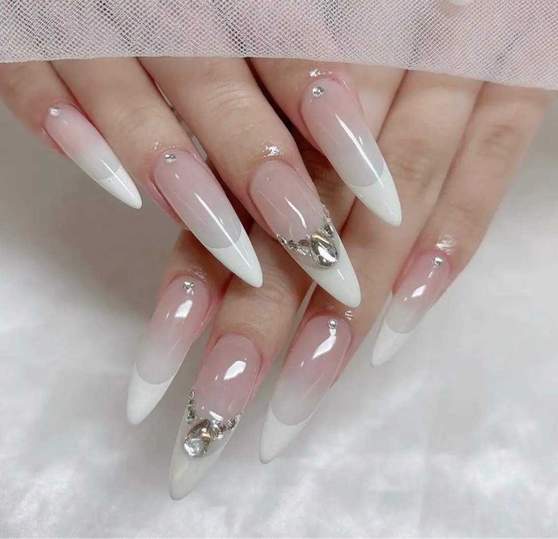 ネイル アートネイル フラワーネイル フレンチネイル ジェルネイル グラデーション ハンドネイル Ryu Nail NekoChanのネイルデザイン