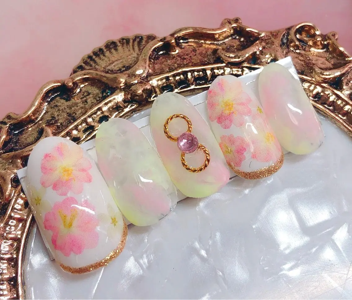ネイル ハンドネイル CROWN プライベートサロンのネイルデザイン