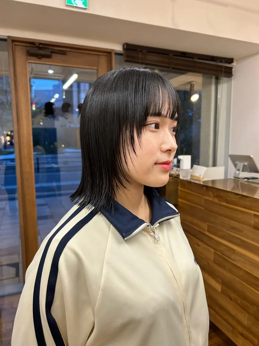 ミディアム 切りっぱなしボブ ボブ 顔周りカット レイヤーカット 透明感カラー/ボブ/ meruのヘアスタイル