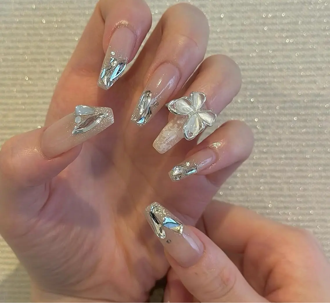 ネイル グラデーション キラキラネイル ワンカラーネイル 冬ネイル Jenn Nail Salonのネイルデザイン