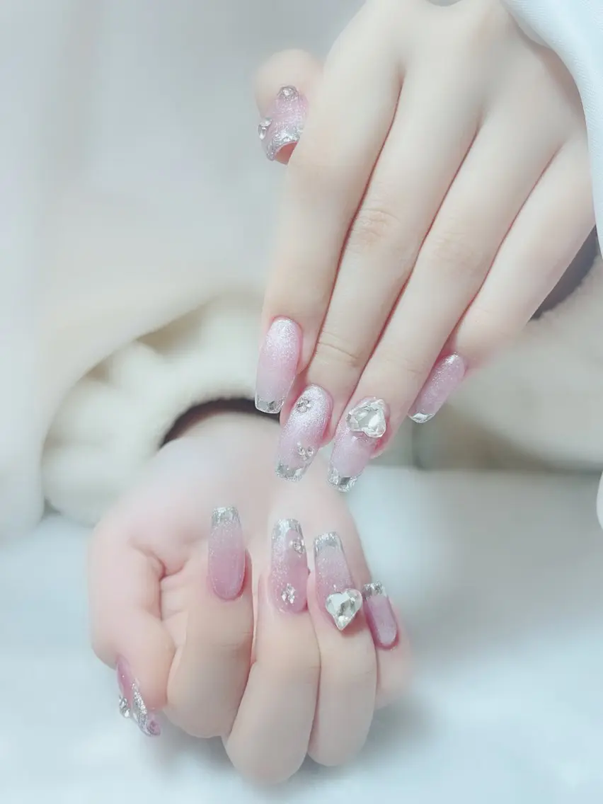 ネイル フレンチネイル ガラスフレンチ Amina nail salonのネイルデザイン
