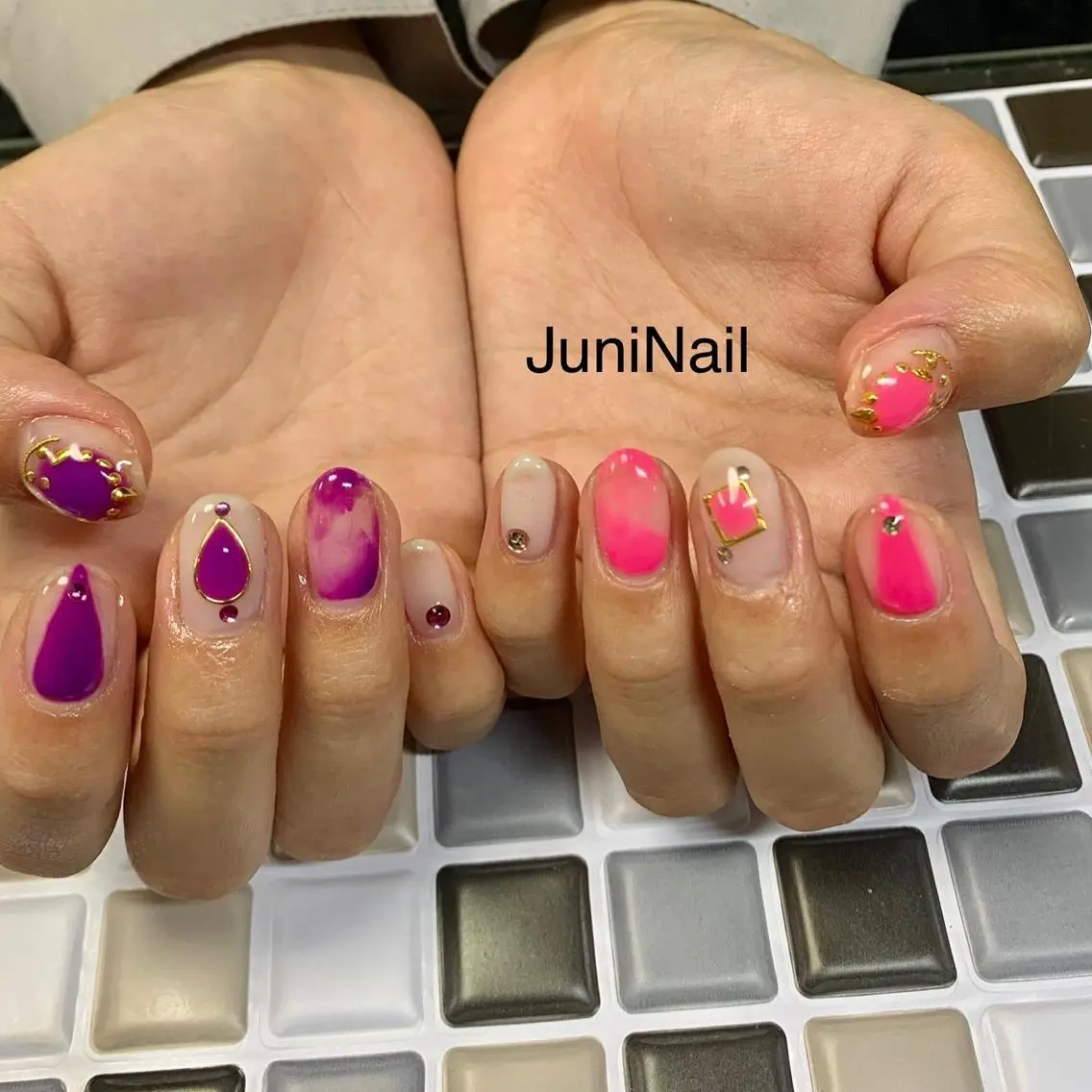 ネイル オーロラネイル クリアネイル フラッシュネイル フレンチネイル 氷ネイル・うるうるネイル ハンドネイル JuniNail 주니네일🇰🇷suのネイルデザイン