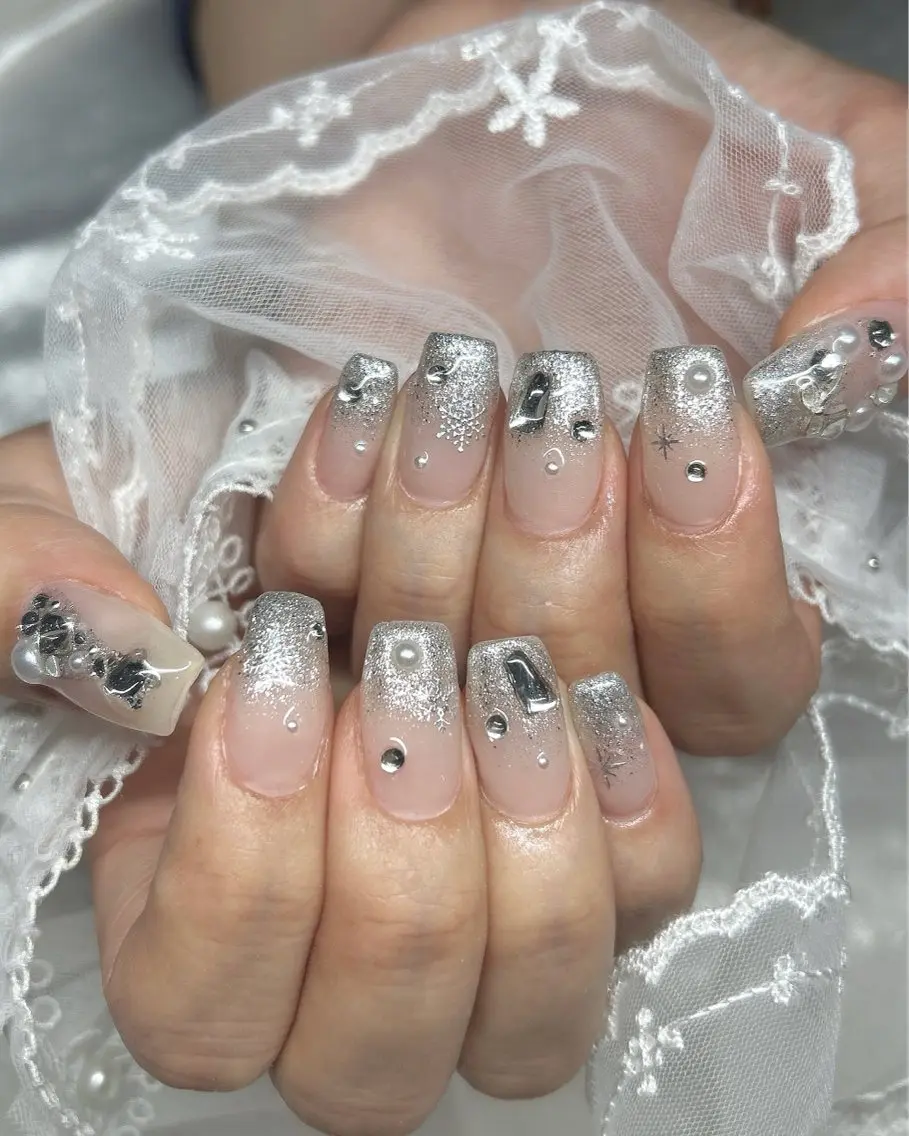ネイル ラメ(グリッター) ラメグラデーション シルバー ハンドネイル Best Nail Yu🎀🫧のネイルデザイン