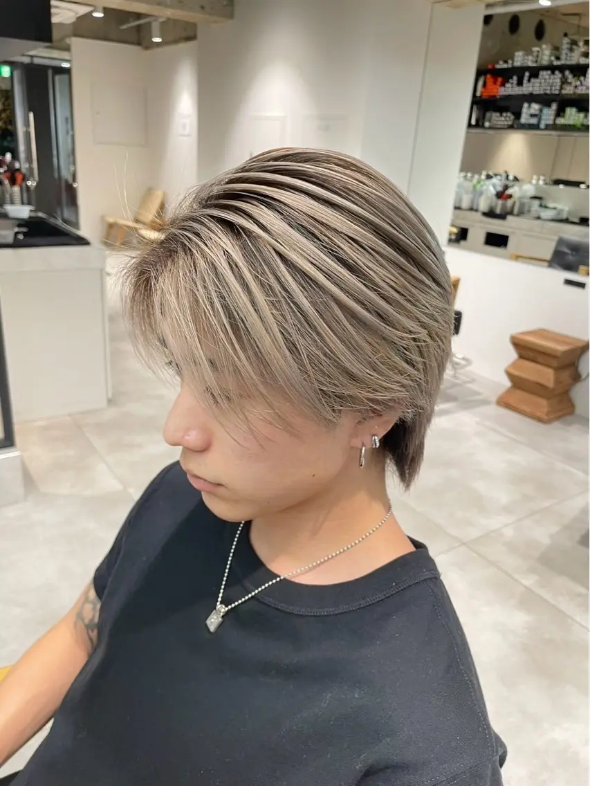 ショート カラー メンズ 高橋 駿斗のヘアスタイル