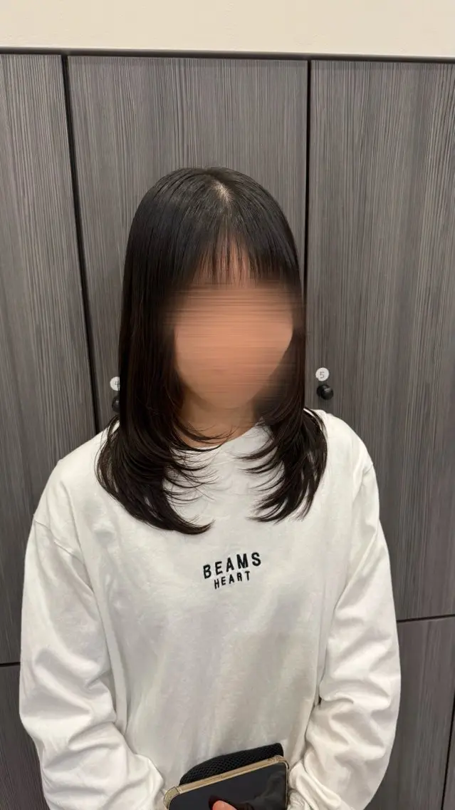 ミディアム ミディアムレイヤー レイヤーカット 田口 杏珠のヘアスタイル