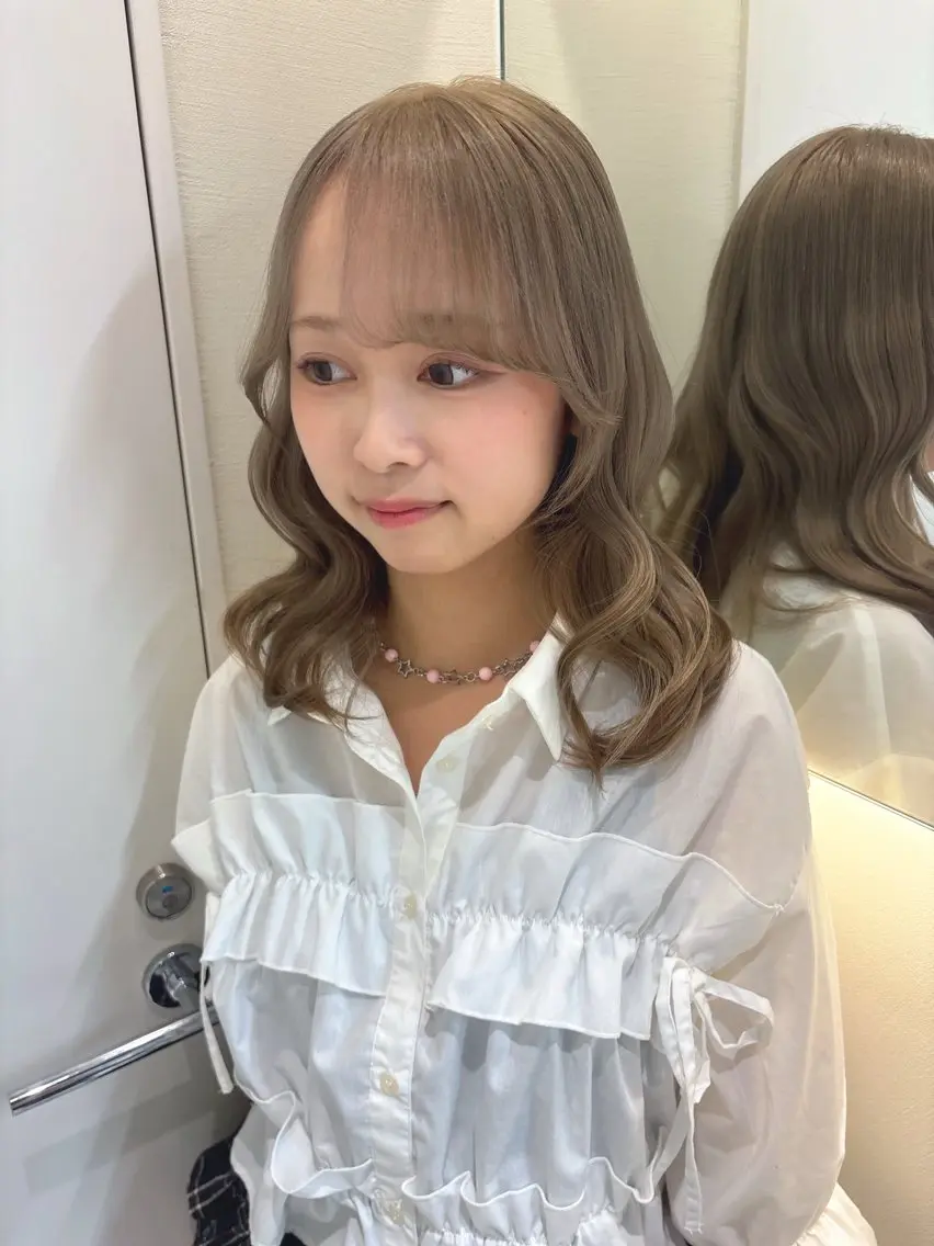 ミディアム カット ヘアカラー トリートメント 顔周り🇰🇷韓国 レイヤー/モエのヘアスタイル