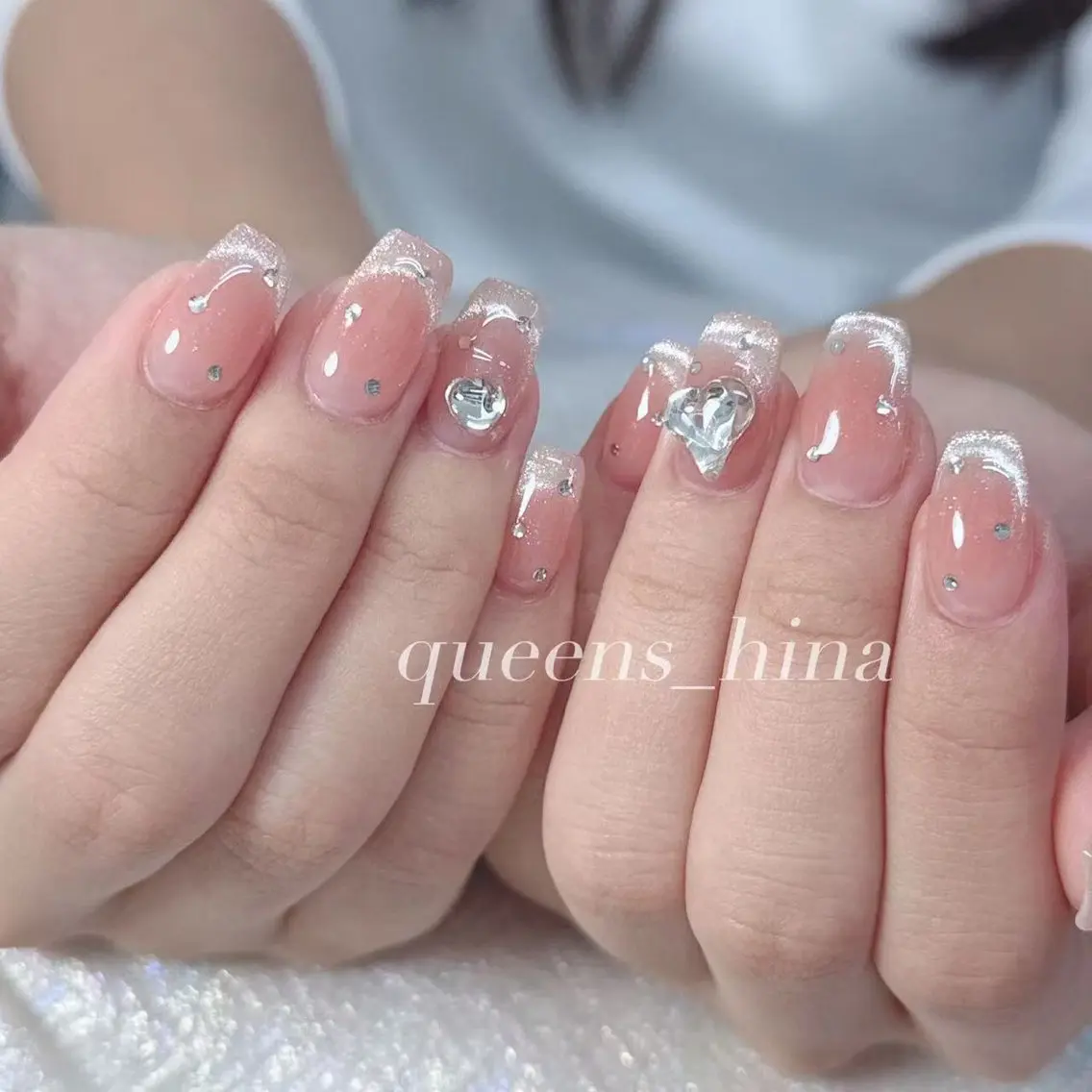 ネイル ハンドネイル Queens テイのネイルデザイン