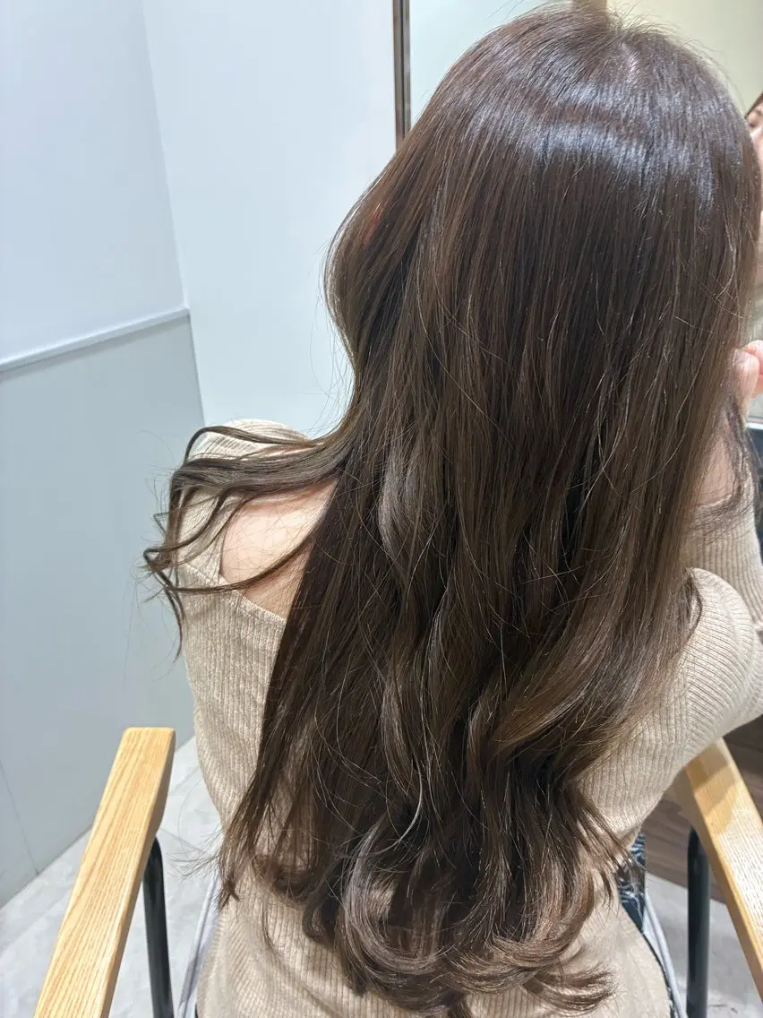 ロング カラー ベージュカラー オリーブベージュ レイヤーカット ヘアカラー 🫧 みゆ🫧のヘアスタイル
