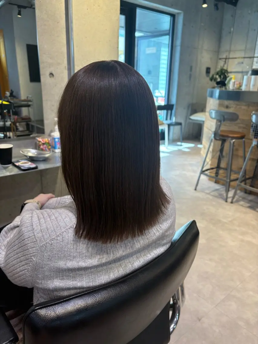 ミディアム カット ヘアカラー トリートメント 韓国ヘアー🇰🇷 MIWAのヘアスタイル