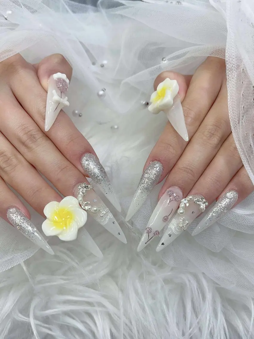ネイル オーロラネイル クリアネイル フラッシュネイル ジェルネイル グラデーション ハンドネイル Amee Nail Salonのネイルデザイン