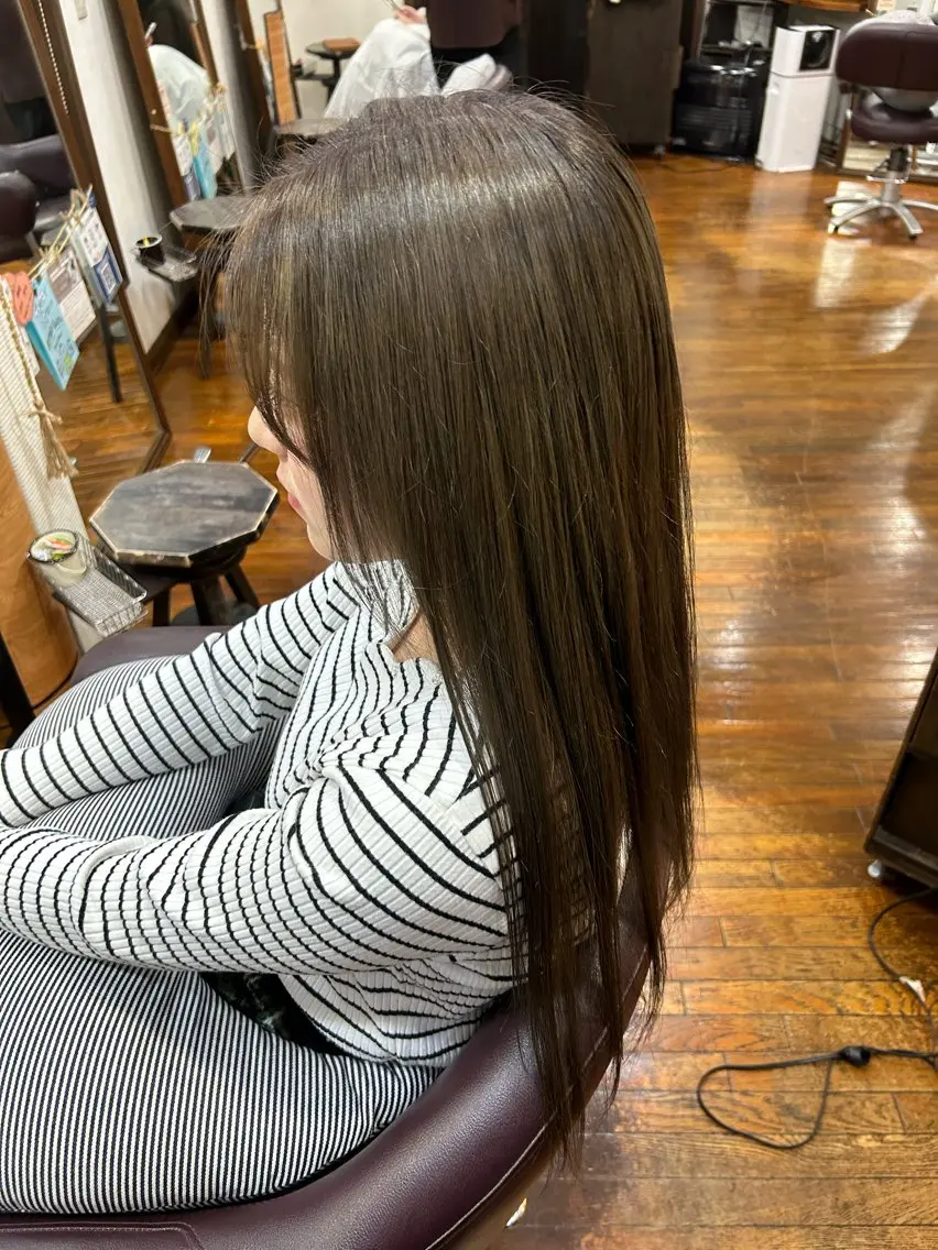カラー ヘアカラー トリートメント 中島 優のヘアスタイル