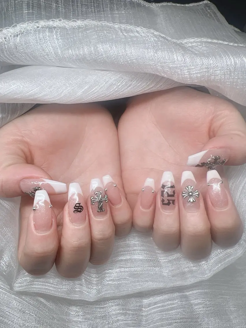 ネイル ハンドネイル Lee Nails チップ長さだし専門店のネイルデザイン