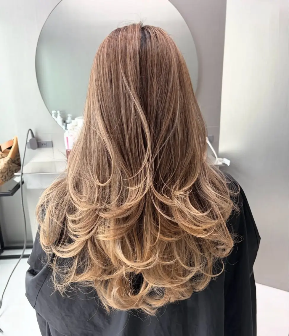 ロング レイヤーカット トリートメント ヘアカラー トリートメント Kotomi 🇺🇸💋のヘアスタイル