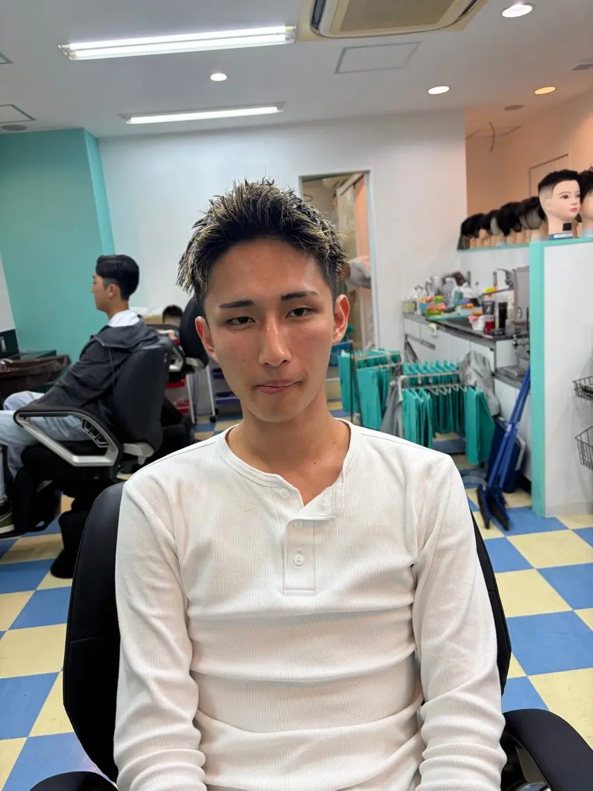 ショート カラー メッシュ ショートヘア メンズカットの天才 脩弥のヘアスタイル