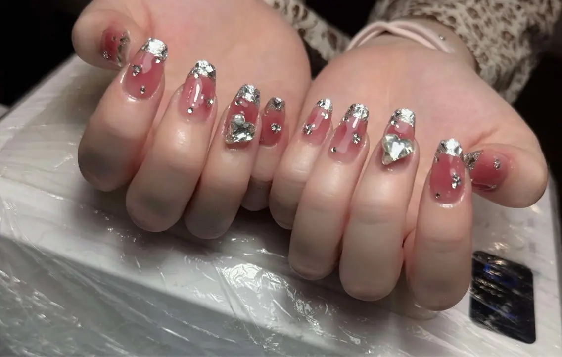 ネイル チークネイル フレンチネイル グラデーション 韓国ネイル マグネットネイル Hana Nailのネイルデザイン
