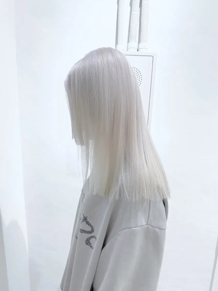 セミロング 似合わせカット Muミュー/ブリーチ ハイトーン　Wカラーのヘアスタイル
