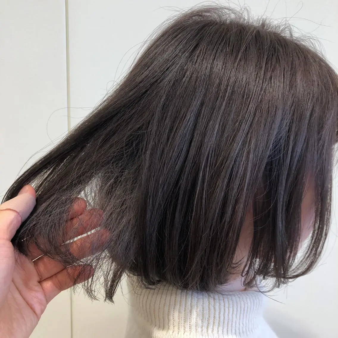 ショート カラー ブリーチ ケアブリーチ グレージュ ケアブリーチ 坪井佑樹のヘアスタイル