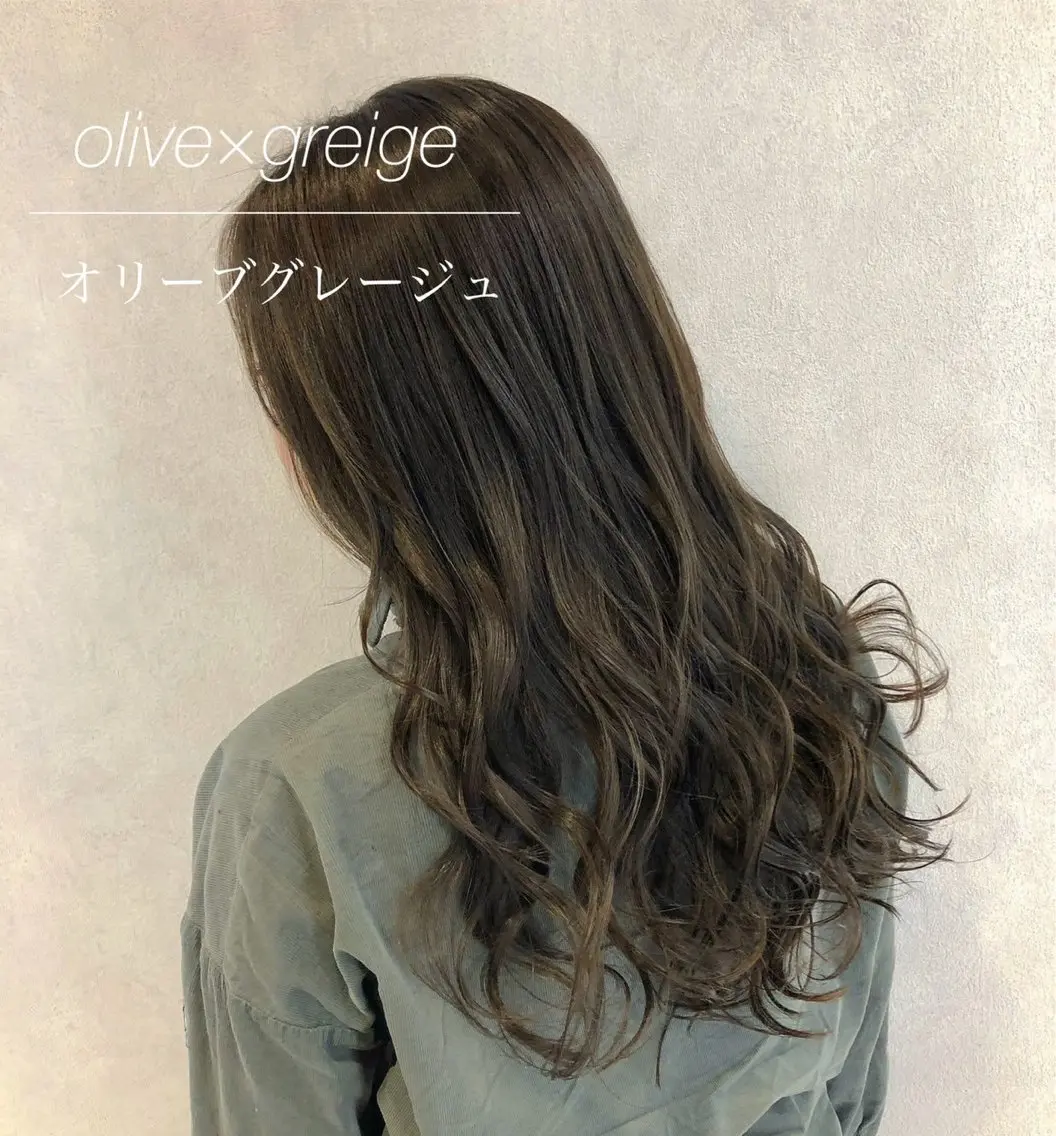 ロング カラー バレイヤージュ グレージュ ハイトーンカラー オリーブグレージュ オリーブグレー 代表/七瀬/ギャル/ シールエクステ/渋谷のヘアスタイル