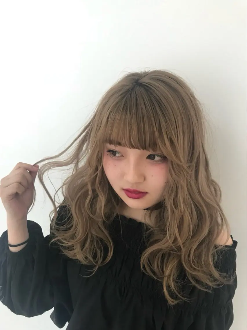 ロング Kanari Ryuのヘアスタイル