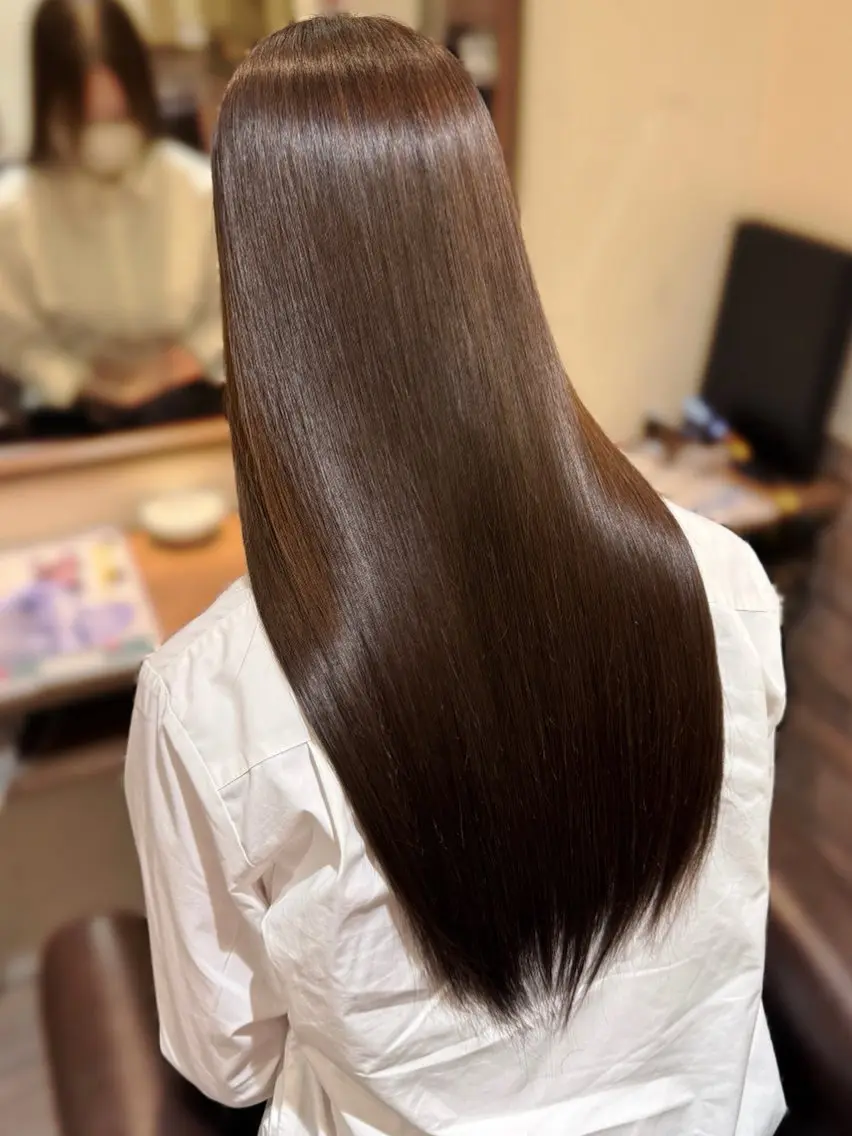 カラー ベージュカラー 透明感カラー 髪質改善 ヘアカラー トリートメント 秋好 結楽のヘアスタイル
