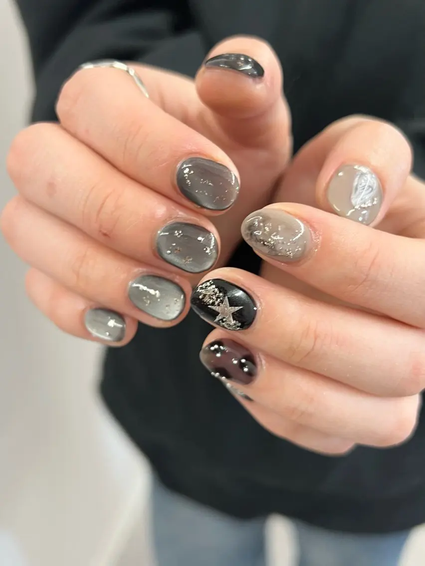 ネイル ジェルネイル マグネットネイル ニュアンスネイル パラジェル シルバー ハンドネイル ハンドケア Bana_ Nailのネイルデザイン