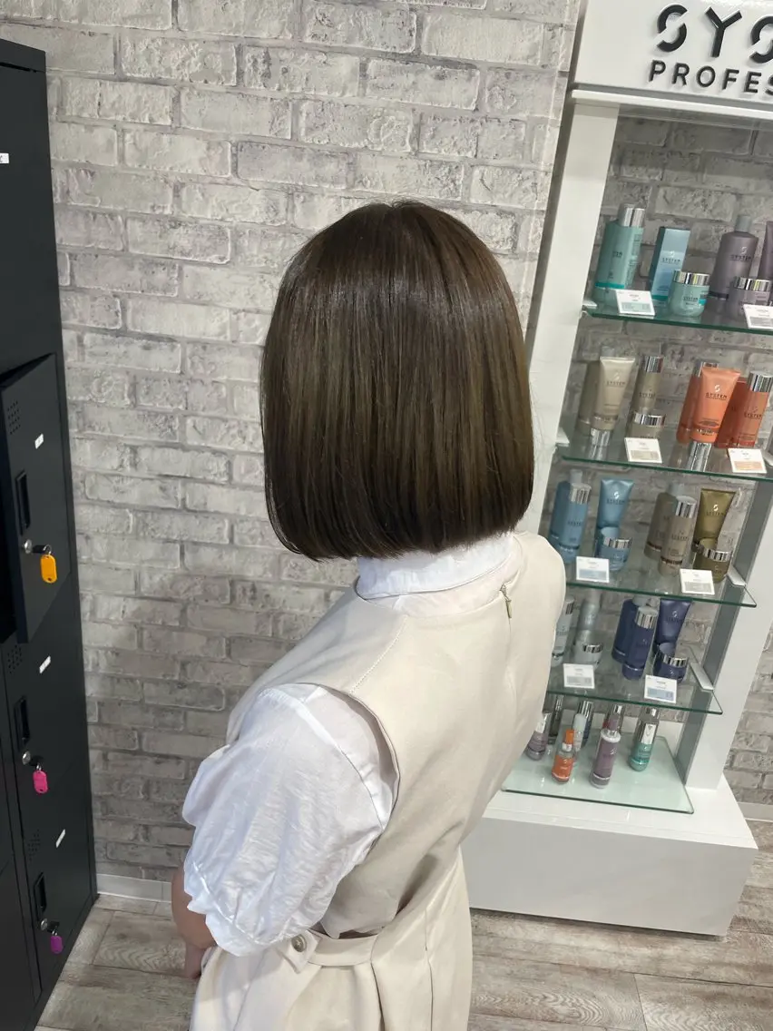 ショート カラー ヘアアレンジ MOMO艶髪 🩵モテカラーのヘアスタイル