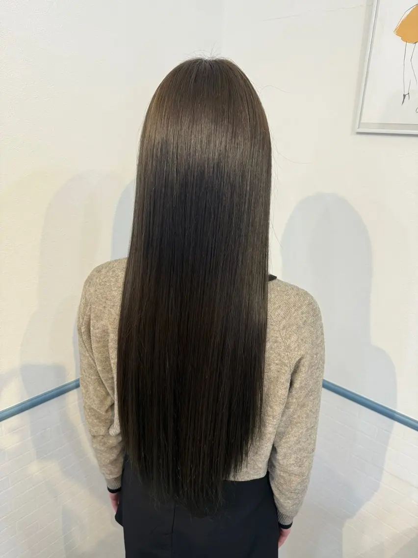 ロング カラー 柴原 杏梨のヘアスタイル