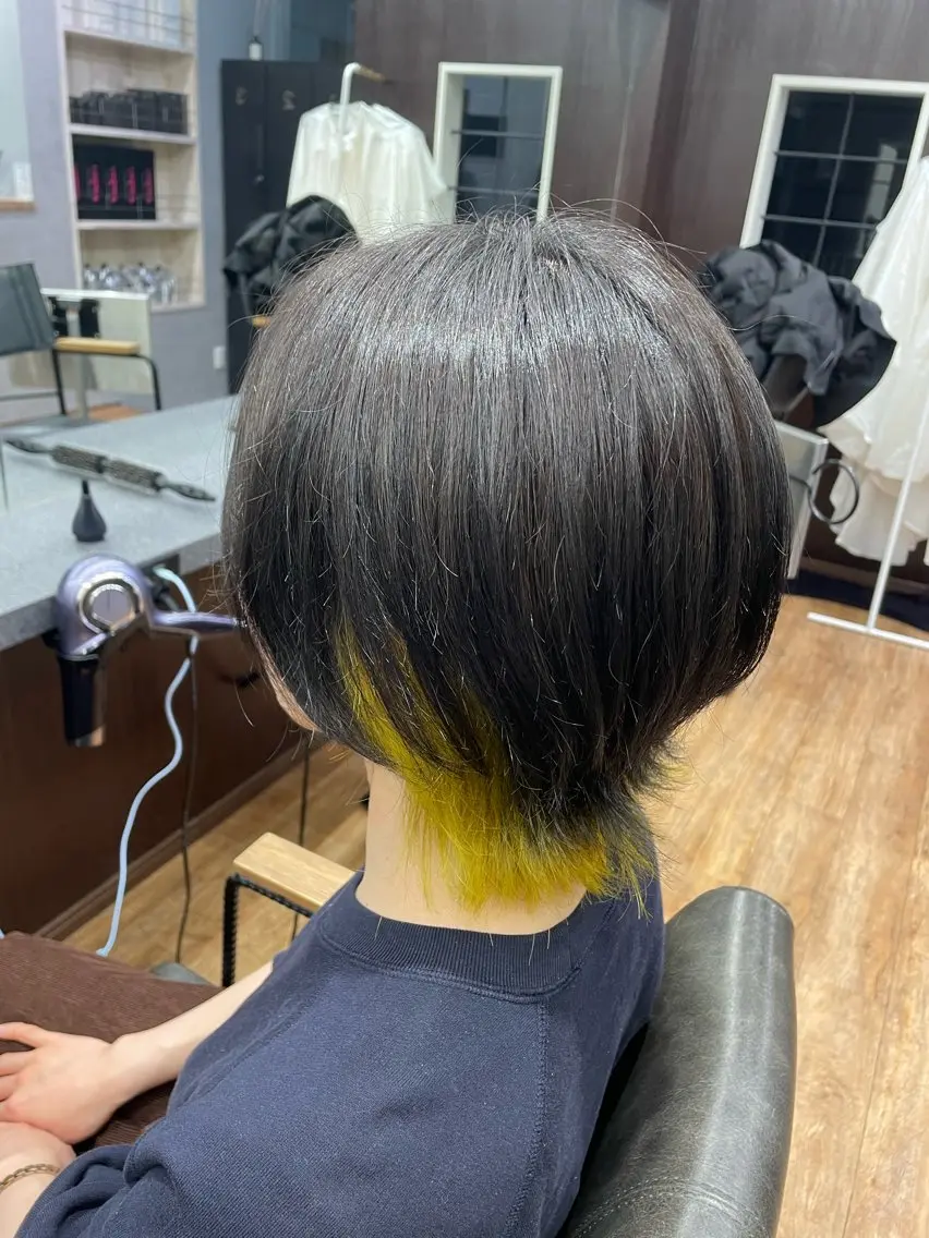 ミディアム くびれヘア ウルフカット カット 髪質改善レイヤー/ 雨のヘアスタイル