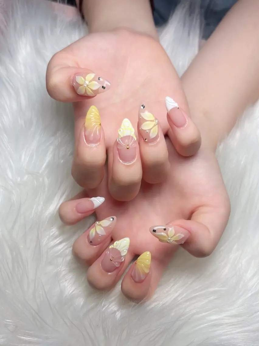 ネイル ハンドネイル 💅ネイルハウス🏡 🎀TOMO🎀のネイルデザイン