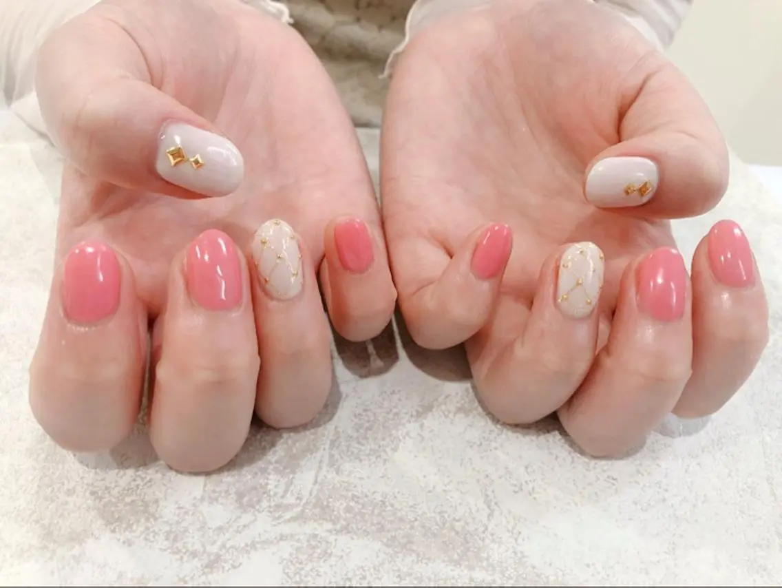ショート キッズ ネイル ジェルネイル オフィスネイル パラジェル ピンク ブライダルネイル Luana nail (ルアナネイル)のネイルデザイン