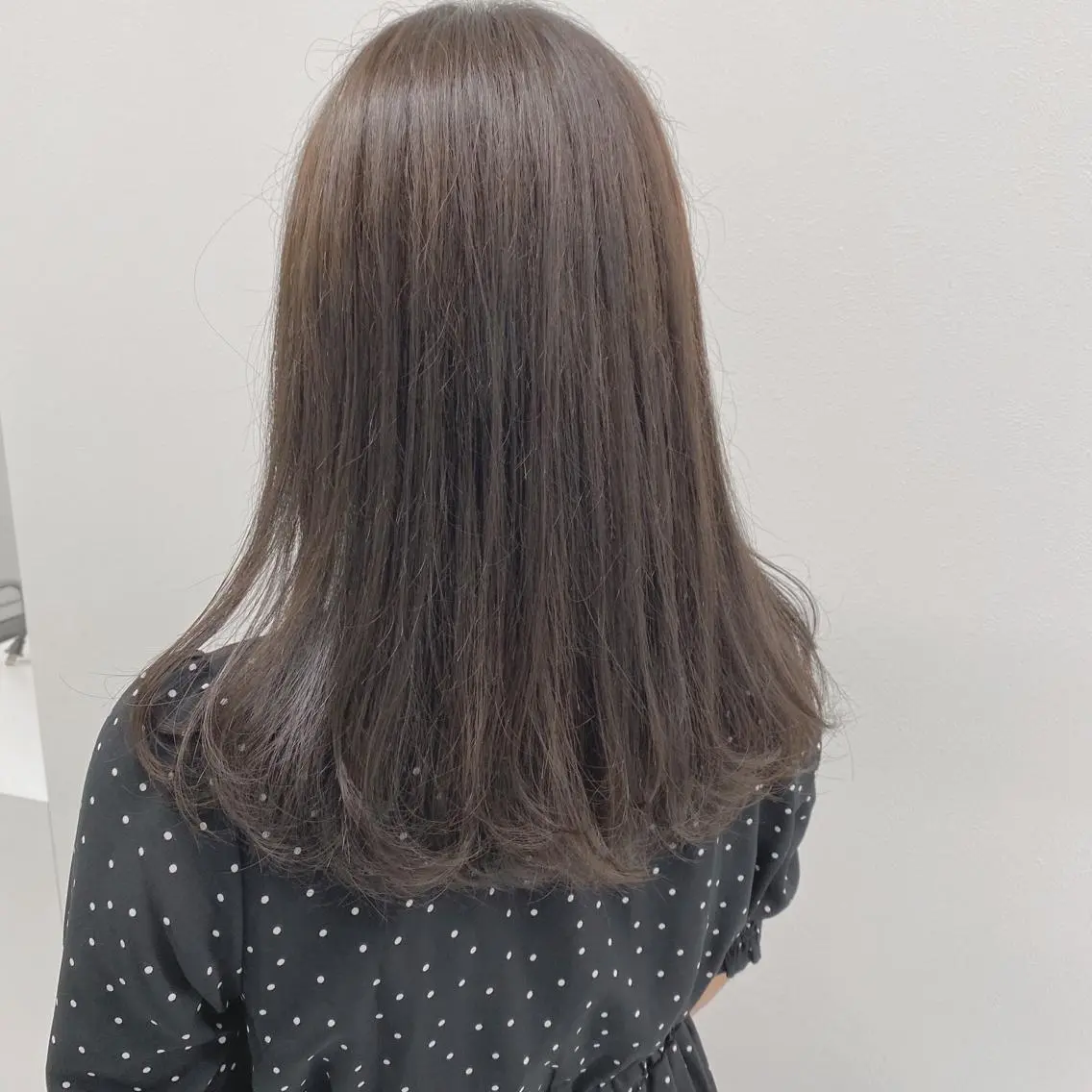 セミロング カラー グレージュ モカグレージュ ♡透け感カラー 大賀哲平♡のヘアスタイル