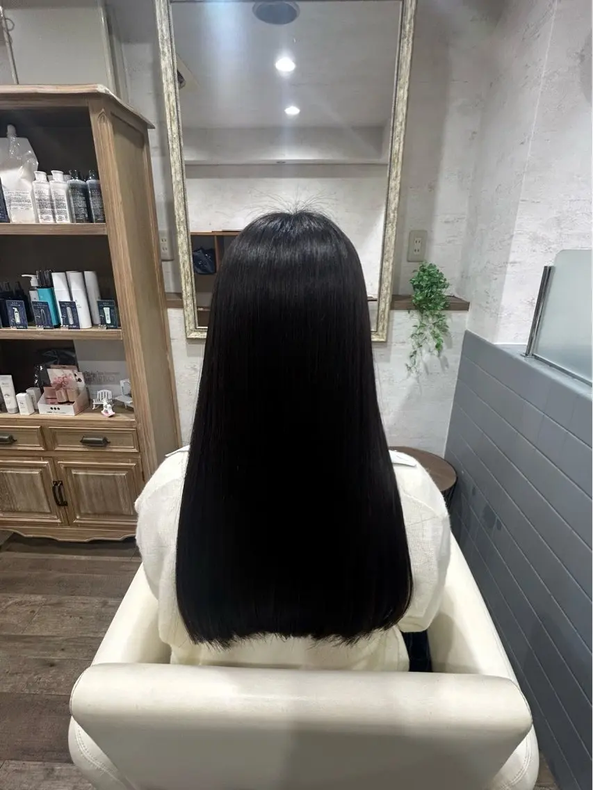 ロング カラー ヘアカラー トリートメント 吉田 萌花のヘアスタイル