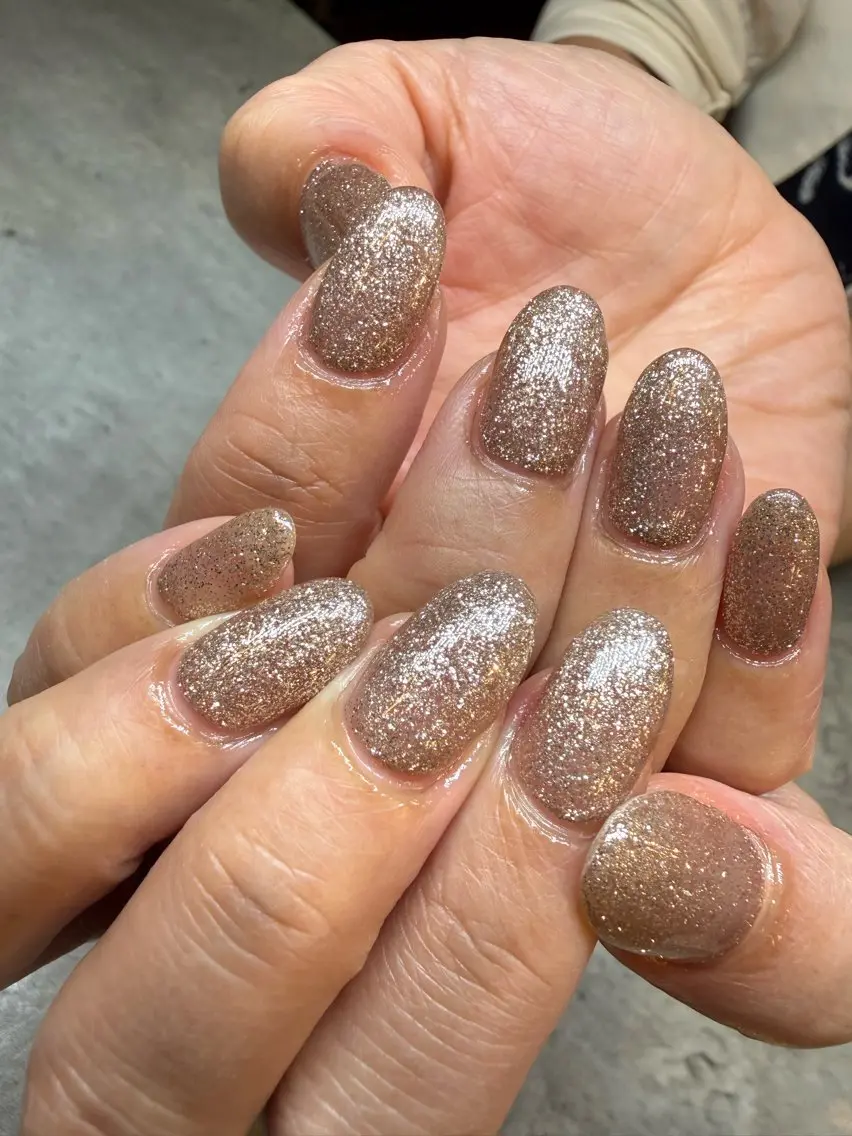カラー ハンドネイル Apsaras putihのネイルデザイン
