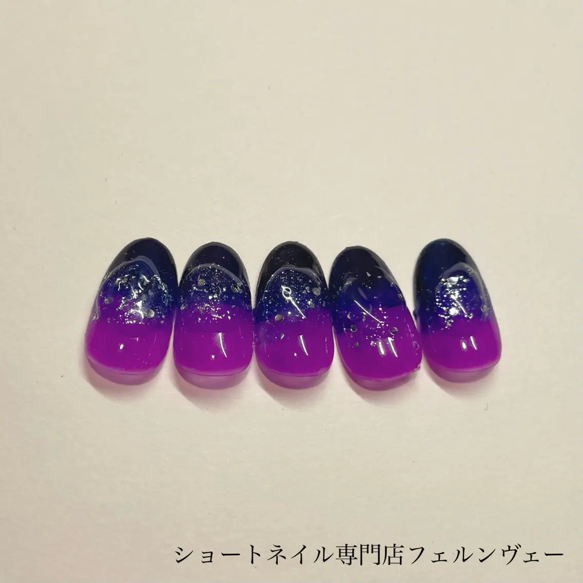 ネイル 水色 ニュアンスネイル ピンク ハンドネイル ショートネイル専門店 フェルンヴェー代々木のネイルデザイン
