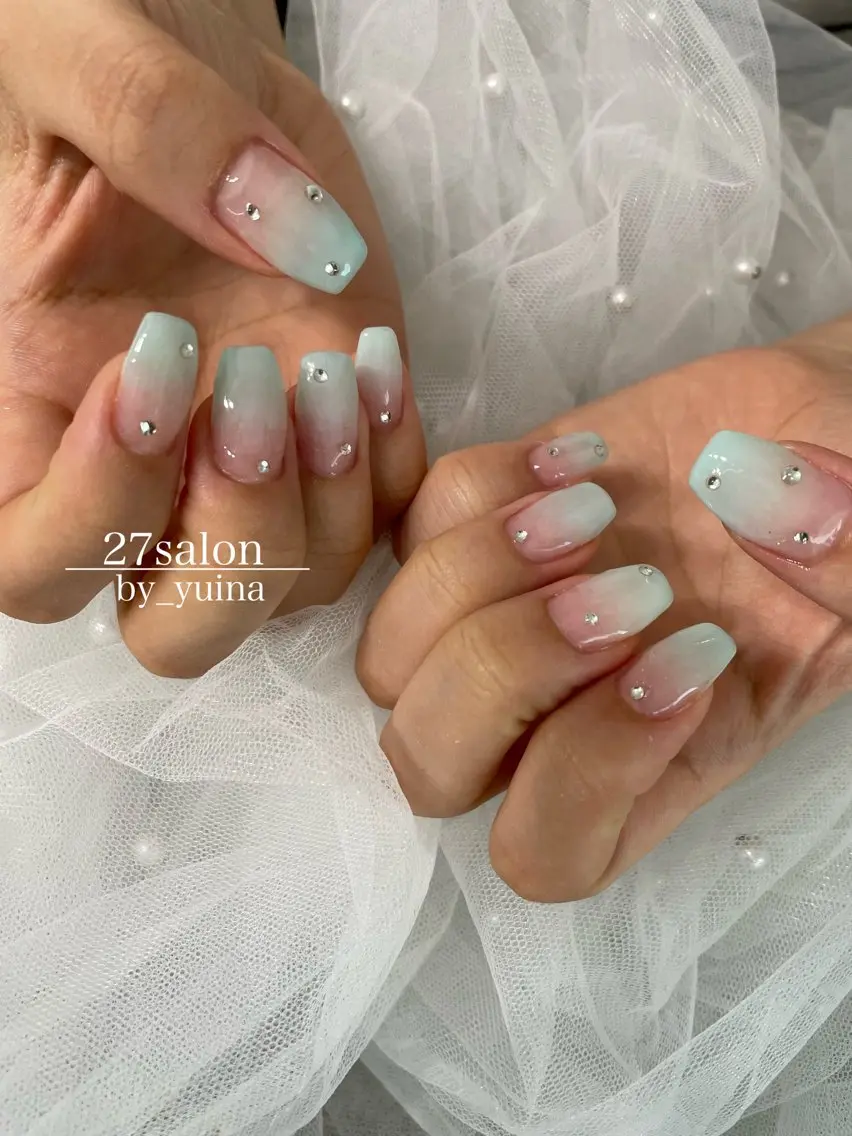 ネイル グラデーション 水色 ワンホンネイル ハンドネイル 27salon yuinaのネイルデザイン