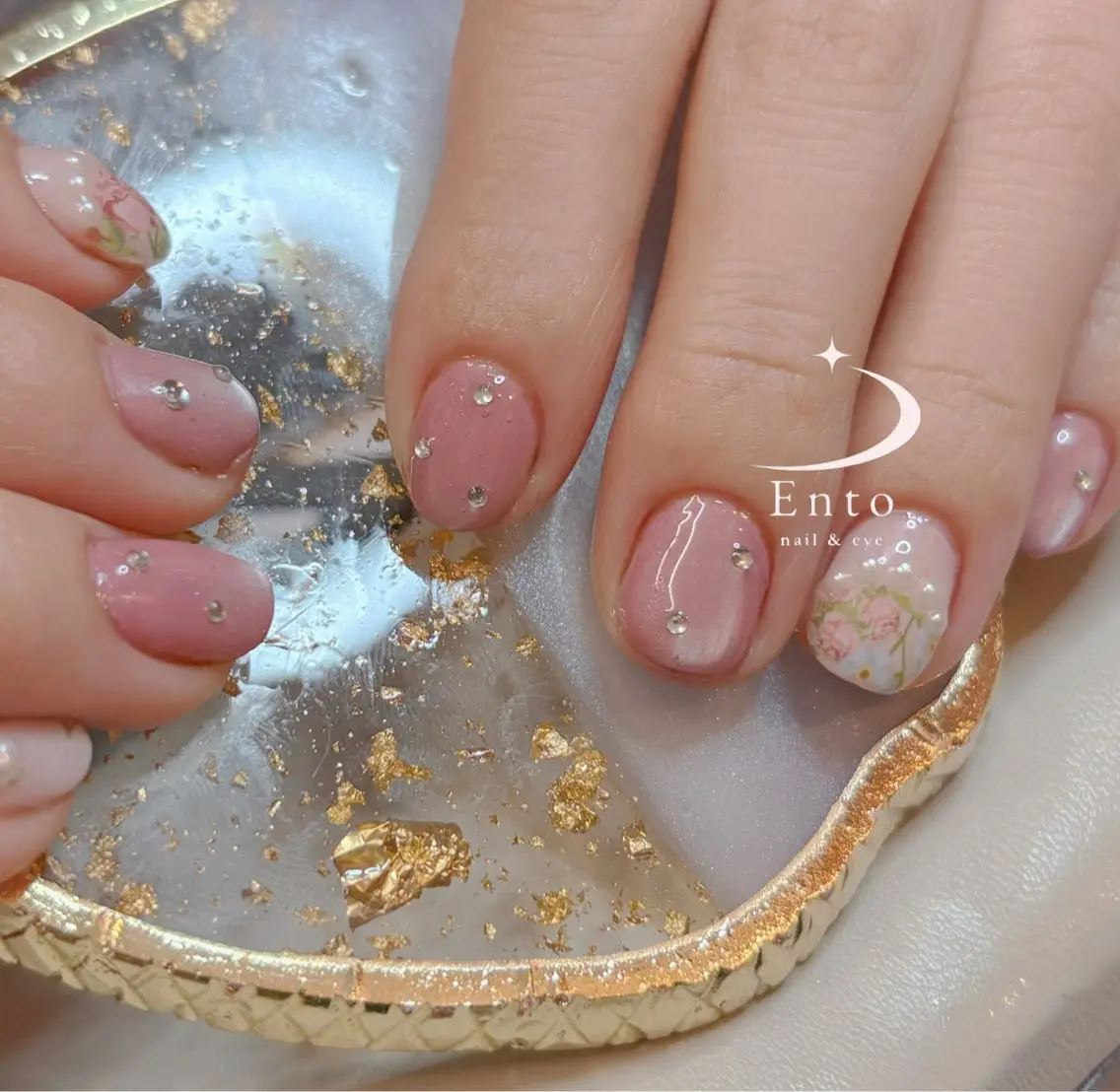 ネイル ハンドネイル ハンドケア Ento nail&eyeの眉毛・アイブロウイメージ