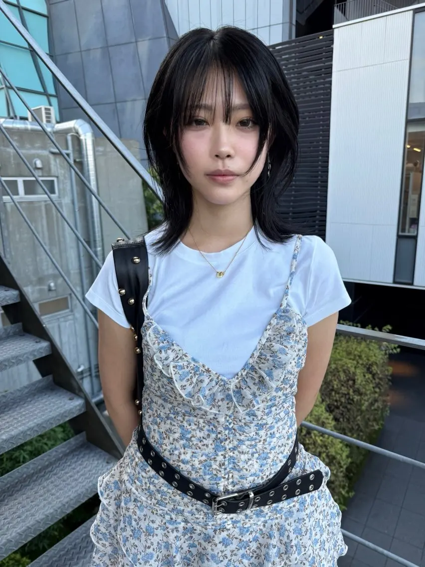 ミディアム ミディアムレイヤー レイヤーカット カット 縮毛矯正 レイヤーカット\ウル フ　chinatsuのヘアスタイル