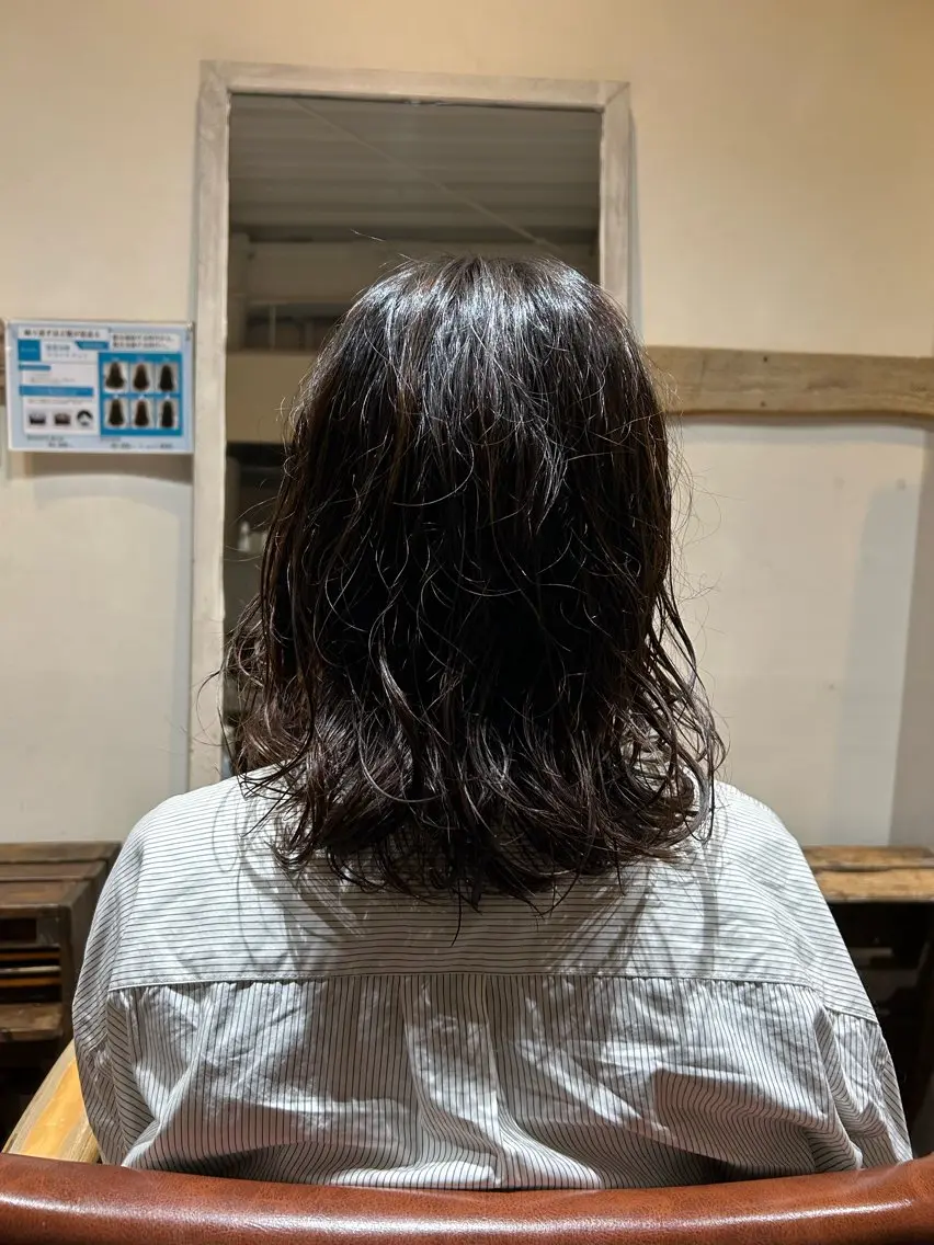 ミディアム ミディアムパーマ 佐伯 真奈のヘアスタイル