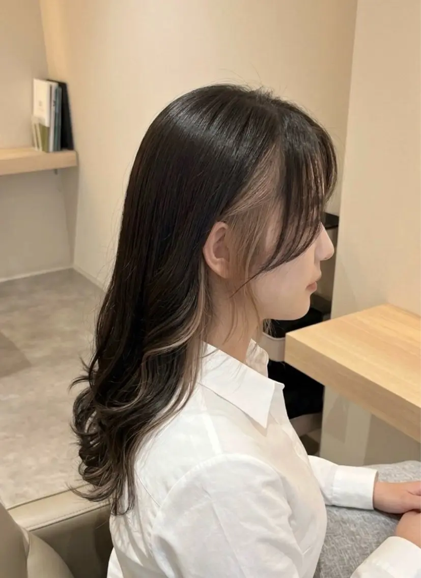 ロング ヘアカラー 透明感🫧縮毛🫧 TOMOKAのヘアスタイル