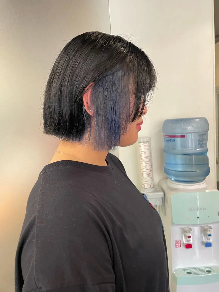 ショート カラー ヘアカラー トリートメント ハイトーン/レイヤー 似合わせ・ユキノのヘアスタイル